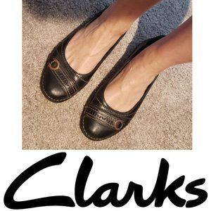 US W 8 Clarks Recent Duchess 62826 Black Flats with Copper Trim